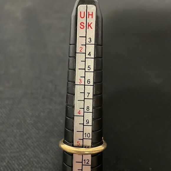 Ring with large red gem - Picture 7 of 7